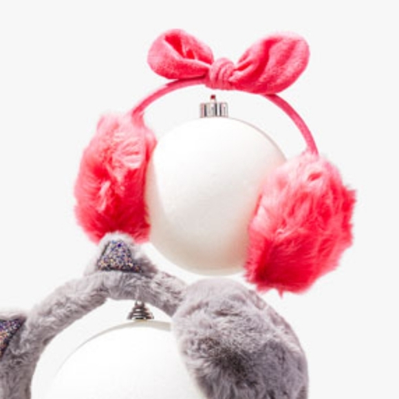 🍒NWT🍒 PINK FAUX FUR EARMUFFS WITH BOW TOP - Picture 9 of 9